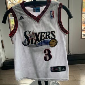Allen Iverson Philadelphia 76ers white jersey